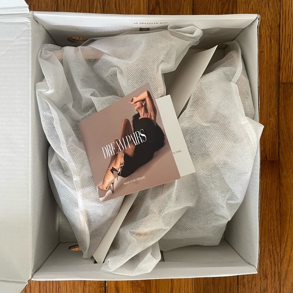 DREAM PAIRS Women's Heels - Picture 2 of 9